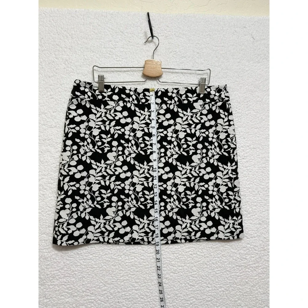LOFT Black White Floral Print Pencil Skirt‎ Size 14